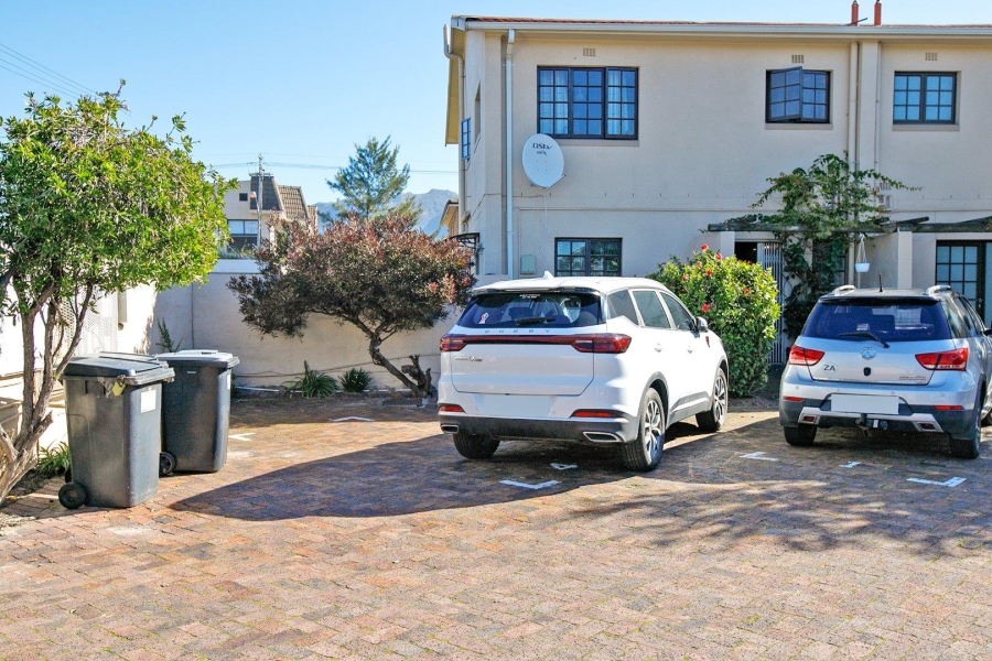 5 Bedroom Property for Sale in Claremont Western Cape